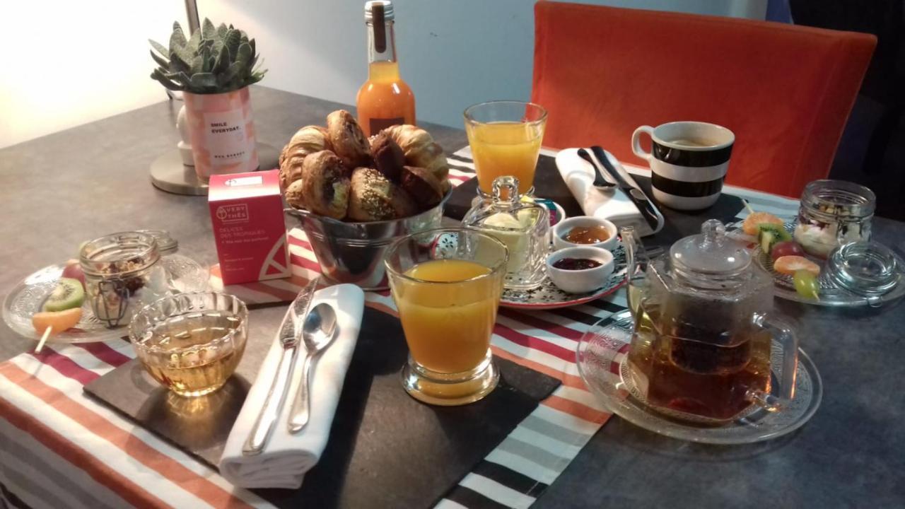 B&B Au Moulin De Riottier Jayat Экстерьер фото